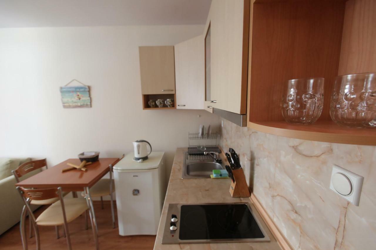Lovely Home, Very Good Located! Apartemen *